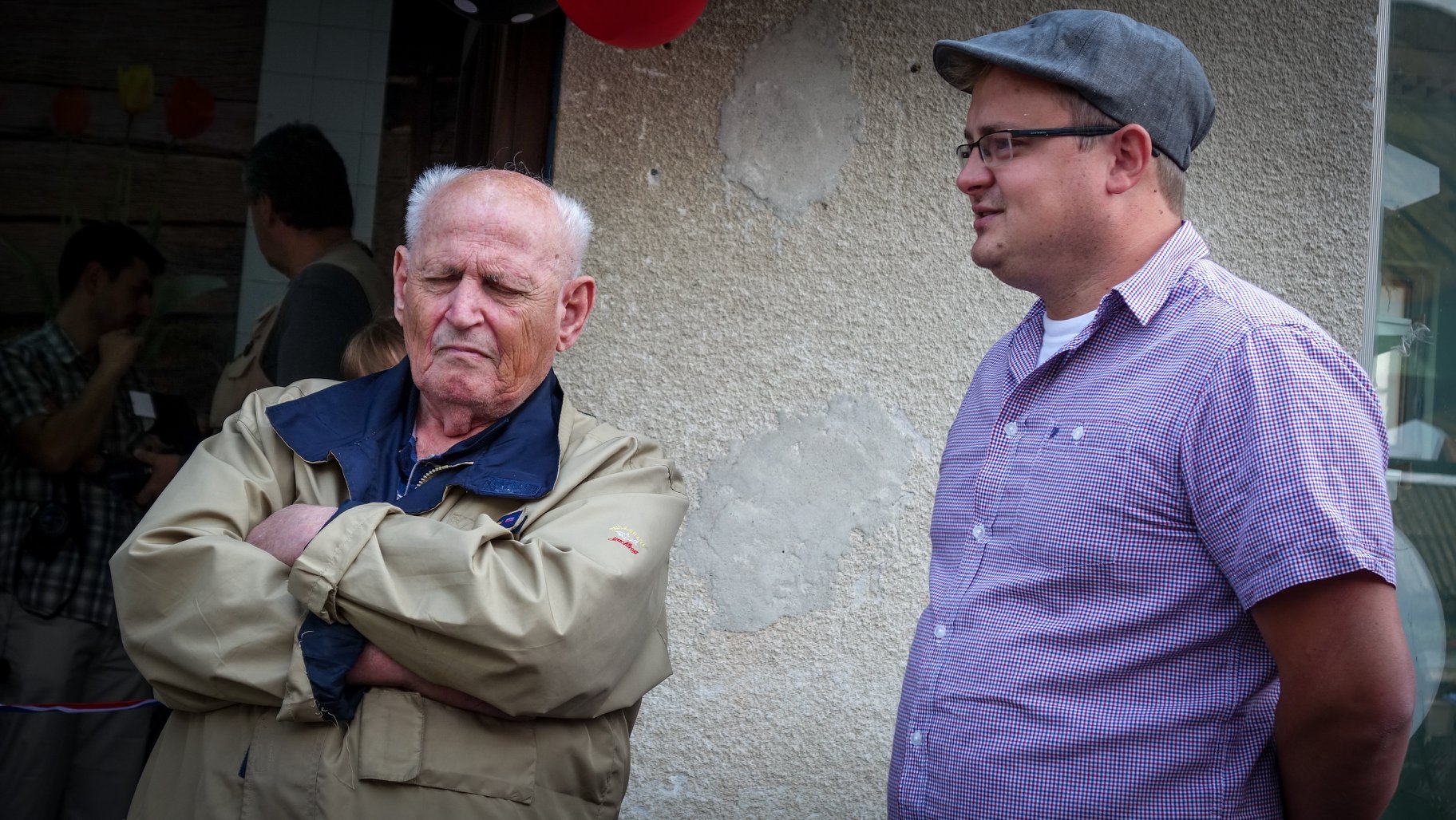 Predstavnici lončarskog zanata, Mato Stanešić, najstariji lončar u gradu i njegov učenik Valentino Valent, naš mentor koji nas je naučio svemu što znamo o oblikovanju predmeta od gline.