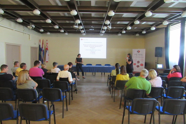 Javna ustanova PETRA organizirala je u Maloj dvorani petrinjskog Hrvatskog doma informativnu prezentaciju Poziva na dostavu projektnih prijedloga 